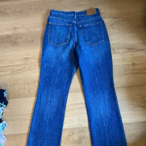 J.Crew Full Length Demi Boot Medium Wash Jean Size 27 or 4 raw hem thumbnail 12