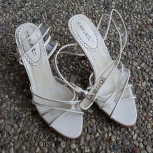 White Heels **REPAIR NEEDED** thumbnail 2