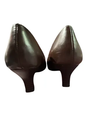 Size 7 loafers kitten heel Classic Brown Leatherette Womens Loafers vintage thumbnail 4