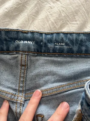 Old Navy Jeans High-Rise Flare thumbnail 3