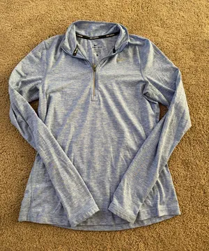 Nike Women’s top thumbnail 1