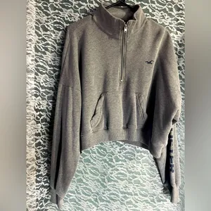 Hollister Cropped Turtle Neck Half Zip Sweater Women’s size Large thumbnail 2