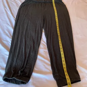 Fabletics Black Relaxed Fit Pants size XL thumbnail 2