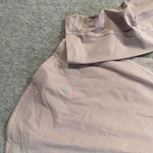 Lululemon Sculpt Long Sleeve T-Shirt Women's 4 No Size Tag Mesh Panel Active Run thumbnail 8