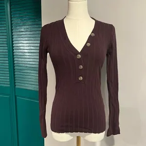Nordstrom NWOT Wishlist ribbed plum long sleeve sweater v neck - small thumbnail 3