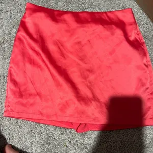 Superdown Revolve Thea Mini Skort Size Small Lined Satin Hot Pink‎ Skirt xs thumbnail 5