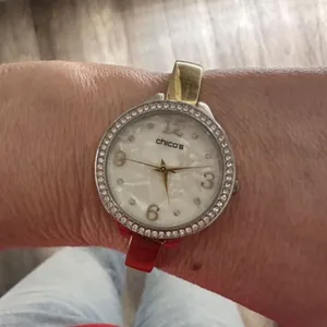 Chico’s Large Face Mother of Pearl Pave Rhinestone Goldtone Delicate‎ Band Watch thumbnail 9