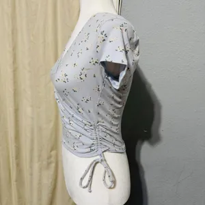 Hollister Light Blue Floral Baby Tee Small Wrap Side‎ Tie V-Neck Short Sleeve thumbnail 2