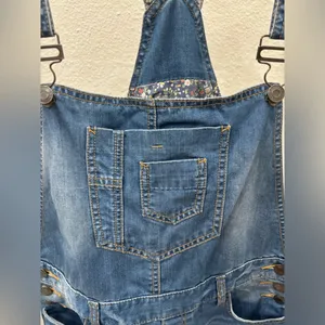 overalls shorts thumbnail 3