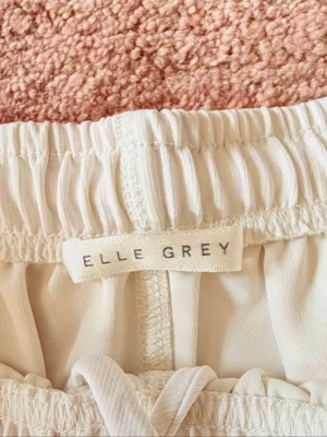 Elle Grey Ivory Knit Pull-On Shorts with Pockets Women’s Size M thumbnail 3