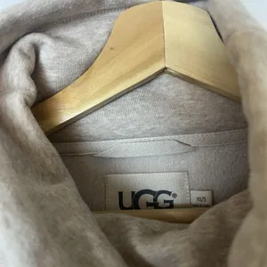 Ugg Australia Poncho Cape Sweater Fleece Heathered Beige Size XS / Small thumbnail 2