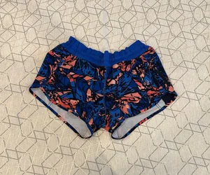 Lululemon Shorts thumbnail 1