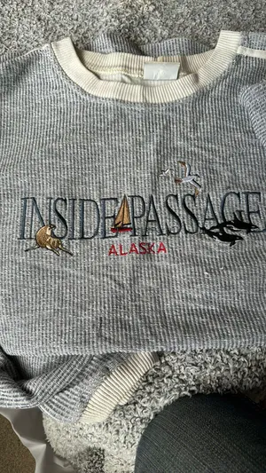 Crewneck Size XL thumbnail 2