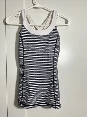 Lululemon Size 4 White Black Mish Mesh Enhearten Tank Top thumbnail 2