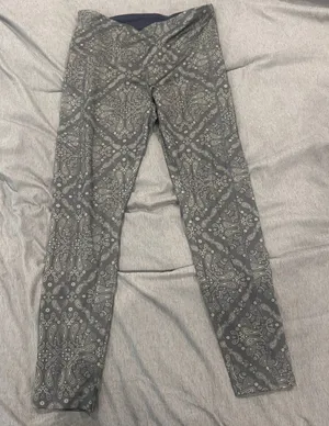 Gray and white paisley leggings thumbnail 1