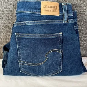 Levi’s Signature Heritage Boyfriend Jeans Womens Size 10 Medium‎ Wash High Rise thumbnail 2