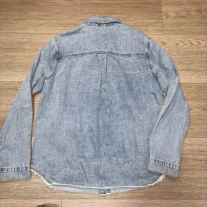 Wishlist Women's Boutique Denim Long Sleeve Button Up Size Medium thumbnail 3