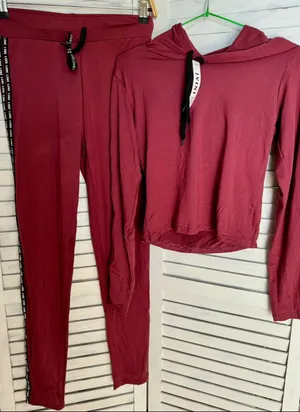 Red Jogging Outfit, L/XL Size L thumbnail 1