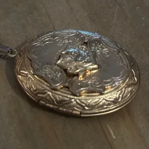 Vintage Large Locket Pendant Necklace Gold thumbnail 6