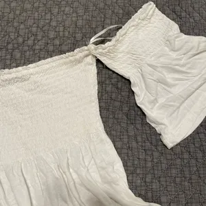 Women’s off the shoulders top Size L thumbnail 3