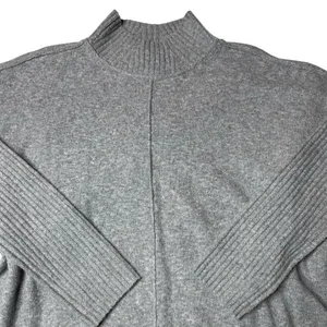Simply Vera Vera Wang Gray Mockneck Sweater M Quiet Luxury Cashmere Blend thumbnail 7