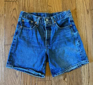 Levi’s 501 6” inseam dark wash high rise Jean shorts size 27 thumbnail 3