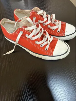 Size 6M / W8 CONVERSE Chuck Taylor ALL STAR Low Top Canvas RED Sneakers Unisex thumbnail 3