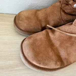 UGG | Australia Montclair Cuffed‎ Suede Sheepskin Lace-Up Boots in Chestnut thumbnail 9
