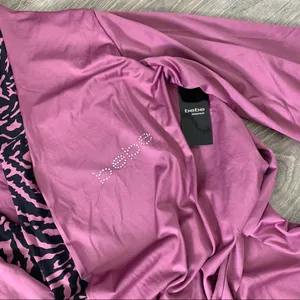 *NWT BEBE Animal Print Zebra Pink Pajama Set with Matching Belted Robe thumbnail 12
