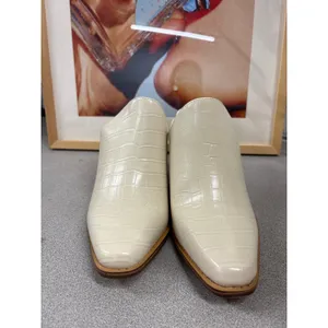 NIB Chinese Laundry Sz 7.5 Crinkle Cream Croc Faux Leather Slip On Heeled Mules thumbnail 3
