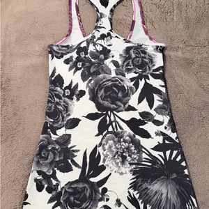 Lululemon cool racerback tank top size 8 thumbnail 4