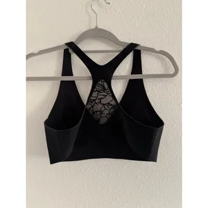 Lululemon Sports Bra Womens 6 Black Floral V-Neck Gym Sporty Active‎ Training thumbnail 2