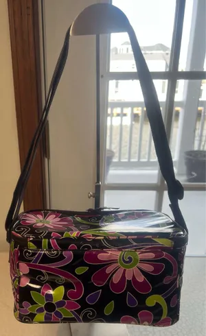 RETIRED: Vera Bradley | women’s Purple Punch pattern vinyl lunchbox. thumbnail 17