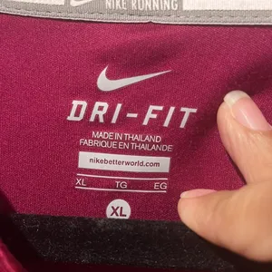 Dri Fit Running Top Size XL Color Burgundy Red thumbnail 3