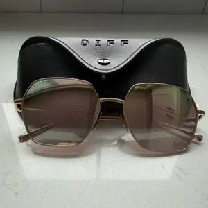 DIFF Harlowe Gold Taupe Flash Geometric Sunglasses New With Case thumbnail 5