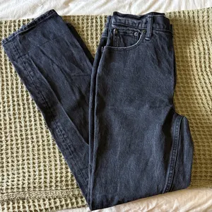 Abercrombie & Fitch Women's Straight Leg Jeans - Dark Blue thumbnail 1