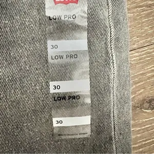 Womens Levis Lo Pro Straight Leg Jeans Acid Wash Gray Splatter Womens Size 30 thumbnail 3