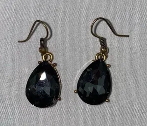 Black Earrings thumbnail 1