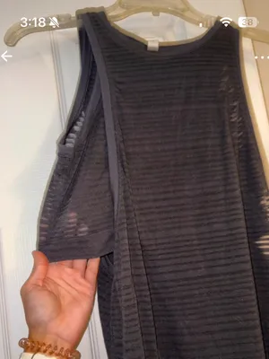 Lululemon Black Women's workout Sleeveless Tank Top thumbnail 4