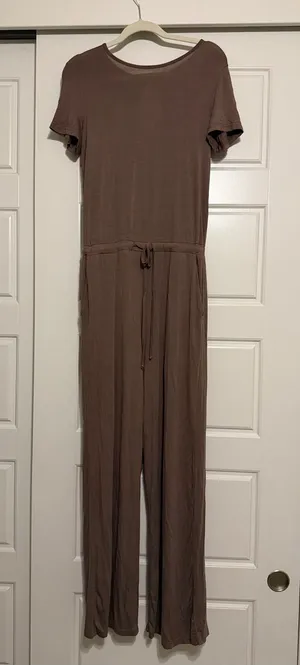 Casual Short-Sleeve Brown Jumpsuit with Drawstring Waist - Size Medium thumbnail 1