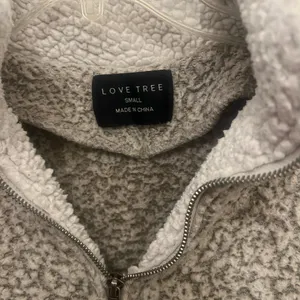 Love Tree‎ 1/4 Zip Soft Pullover 
Fleece
Size small thumbnail 3
