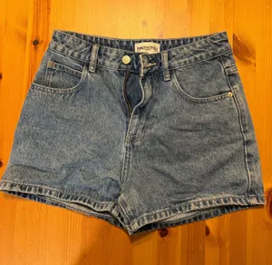 Princess Polly Tropicana Shorts thumbnail 1