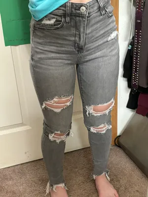 American Eagle ripped jeans thumbnail 1