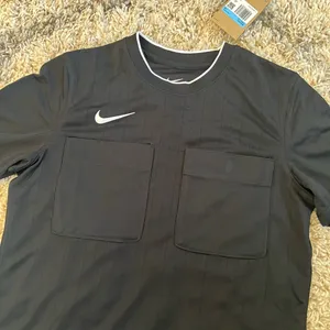 NWT NIKE Referee II Dri-Fit Short Sleeve Jersey thumbnail 2