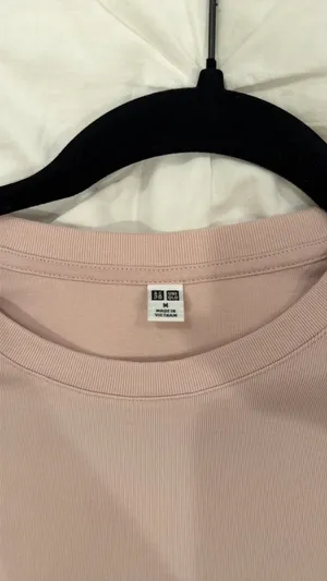 Uniqlo Baby Tee Dusty Pink thumbnail 2