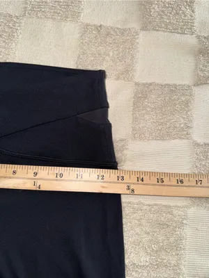 Lululemon Aligned Angles Super High Rise Tight 28"
Black size 4 thumbnail 5