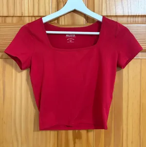 Hollister Size Small Red T-Shirt Blouse thumbnail 1