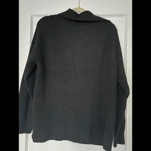 American Eagle X-Small Dark Gray Oversized Sweater thumbnail 4