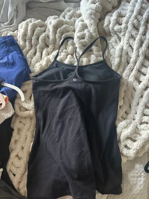lulu tank Size 8 thumbnail 1