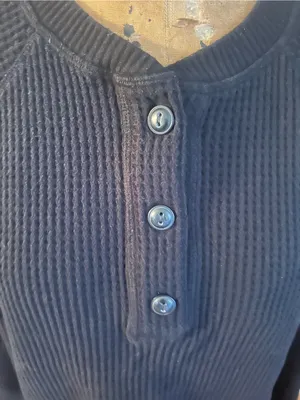 Old Navy Black Crewneck Long Sleeve Waffle Henley Tee | Size Medium thumbnail 5